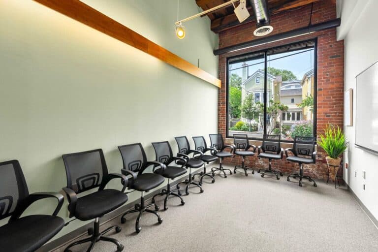 17-web-or-mls-LLP_MWC08189_compressed