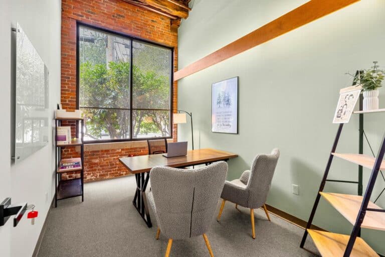 21-web-or-mls-LLP_MWC08209_compressed