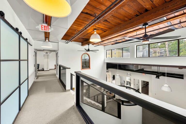 28-web-or-mls-LLP_MWC08244_compressed