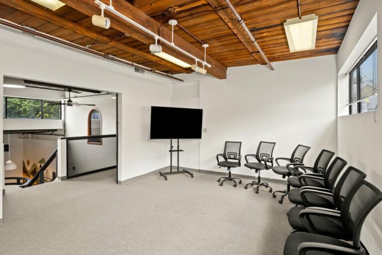 29-web-or-mls-LLP_MWC08249_compressed