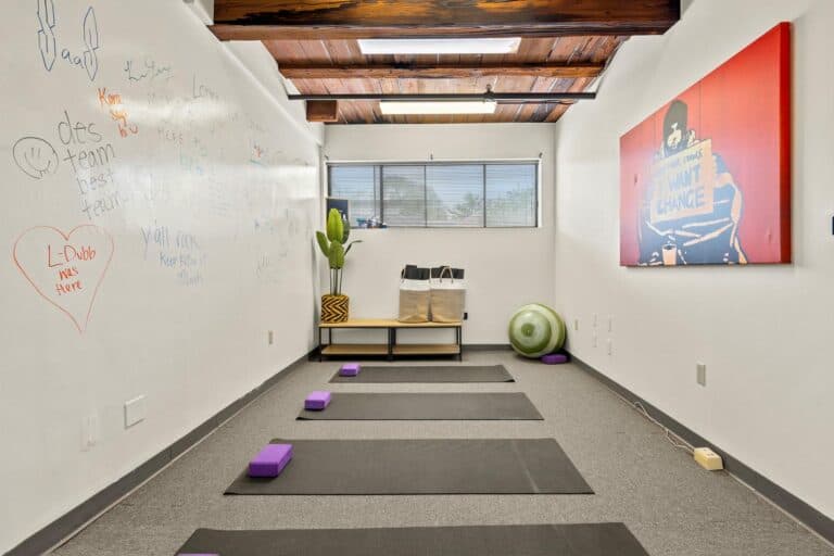 38-web-or-mls-LLP_MWC08294_compressed